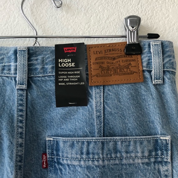 NWT Free People Levi’s 28x31 Super High rise Cargo - Picture 6 of 7